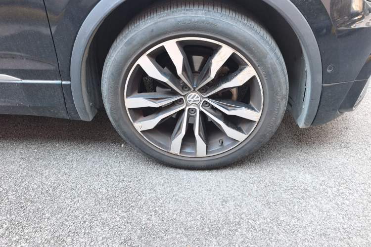 Used Volkswagen Tiguan L 2019 330TSI Automatic Two-Wheel Drive R-Line Flagship Model China VI Standard Right Front Wheel Hub