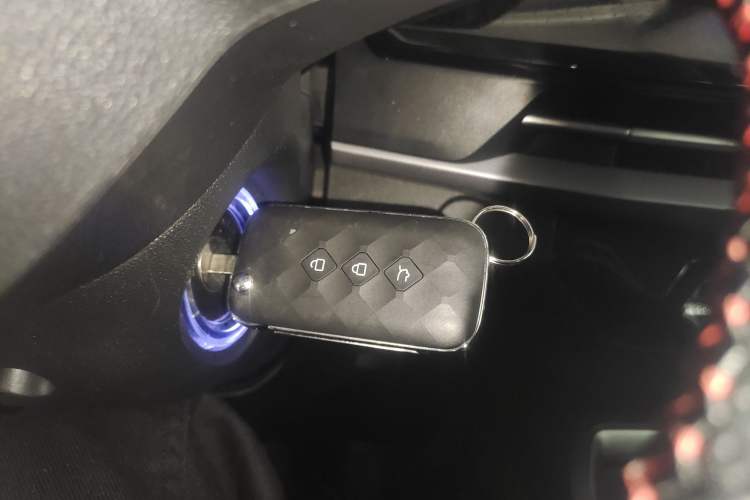 Used Wuling Jiachen 2022 1.5L Manual Enjoyment Elite Model
