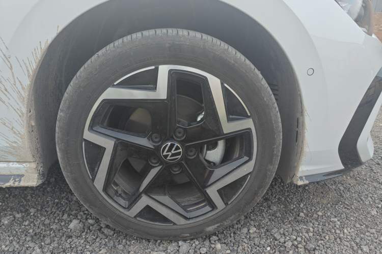 Used Volkswagen Golf 2025 300TSI R-Line Right Front Wheel Hub