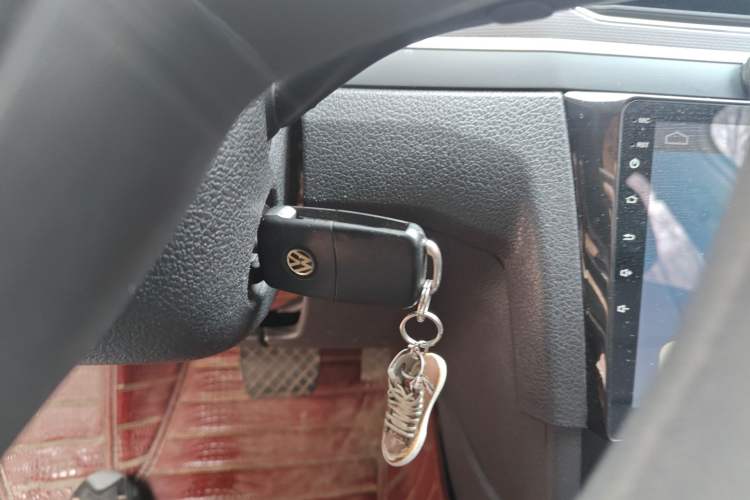 Used Volkswagen Bora 2017 1.6L Automatic Fashion Model Vehicle Key