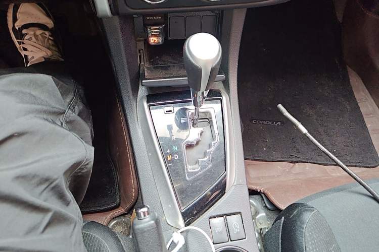 Used Toyota Corolla 2017 Revised Version 1.2T S-CVT GL Gear Lever