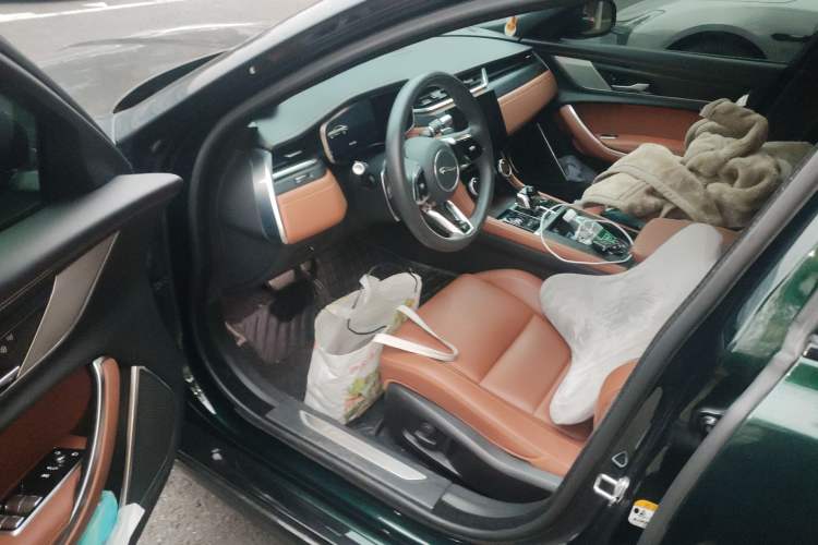 Used Jaguar XFL 2021 XFL 2.0T P250 All-Wheel-Drive Shimmering Black Sport Edition
