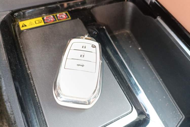 Used Toyota Camry 2024 Dual-Motor 2.0 HGVP Luxury Edition