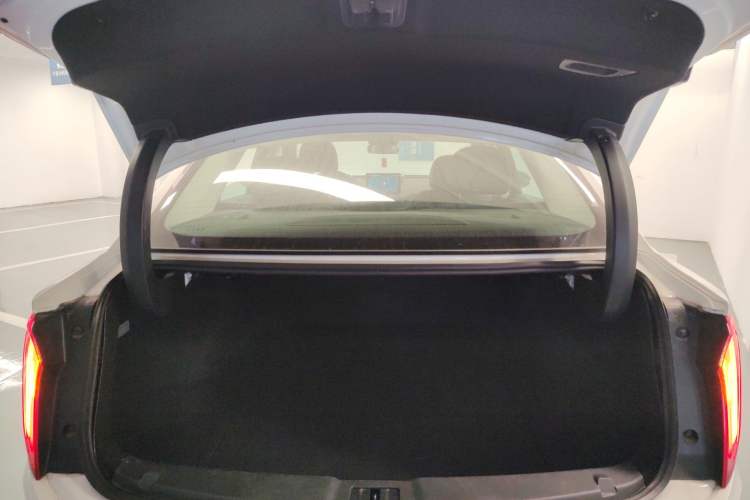 Used Hongqi E-QM5 2022 431 km Charge & Enjoy Edition