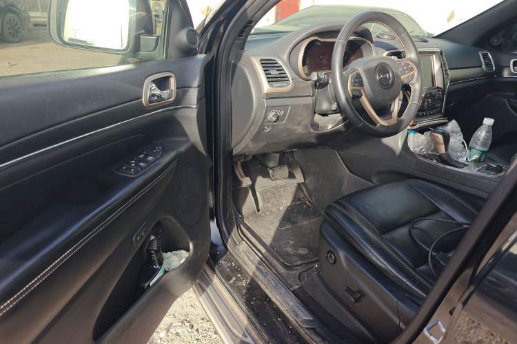 Used Jeep Grand Cherokee 2017 3.0L Comfort Navigation Edition
