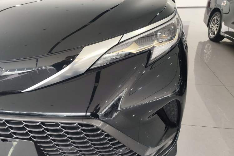 Used Toyota Granvia 2024 2.5L Hybrid Prestige PLUS Edition