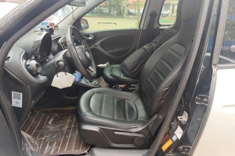 Used smart forfour 2016 1.0L 52 kW Passion Edition Left Front Seat