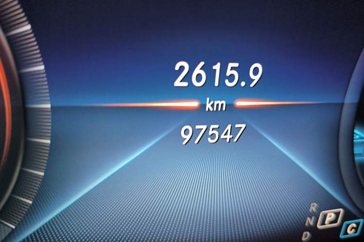 Used Mercedes-Benz GLC 2021 GLC 260 L 4MATIC Dynamic Edition Odometer Close Up