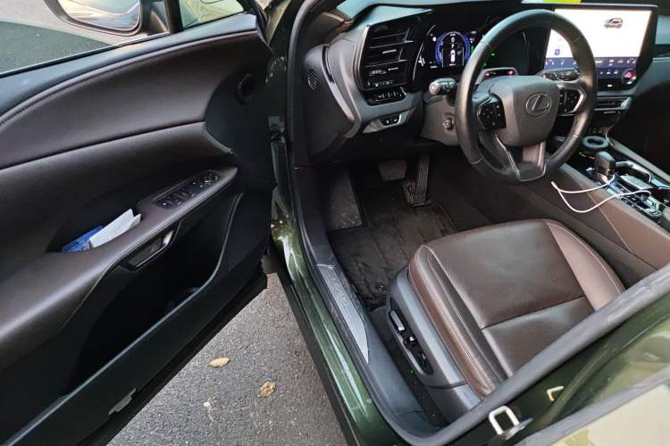 Used Lexus RX New Energy 2023 450h+ Four-Wheel Drive Enjoyment Edition Driver Seat