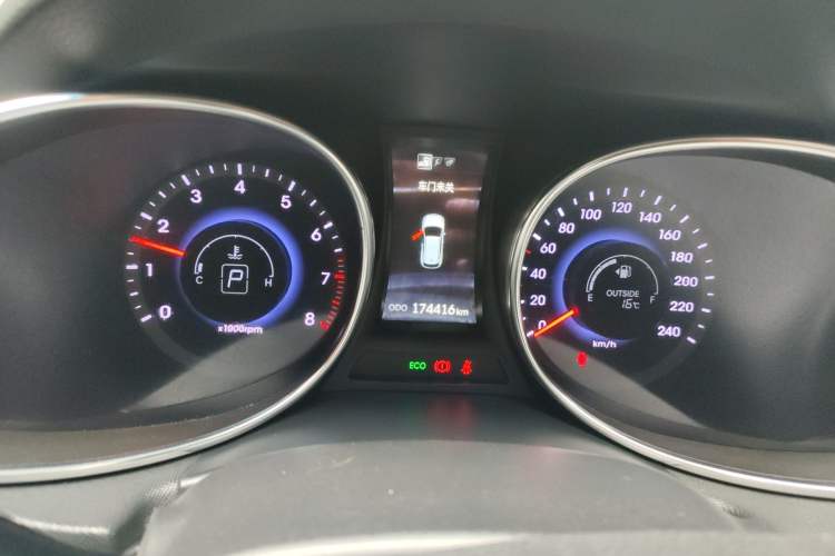 Used Hyundai Santa Fe 2015 2.0T Automatic Two-Wheel Drive Smart Version 5 Seats