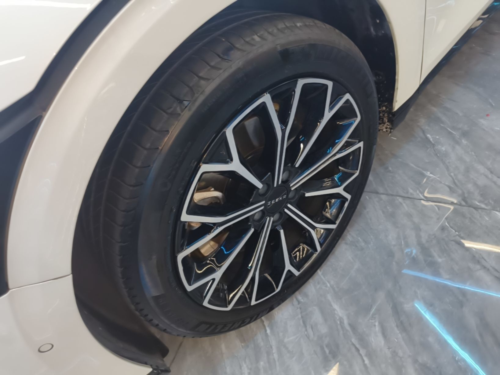 Zeekr 007 2025 Rear-Drive Intelligent Driving Version 75 kWh — снимка 10