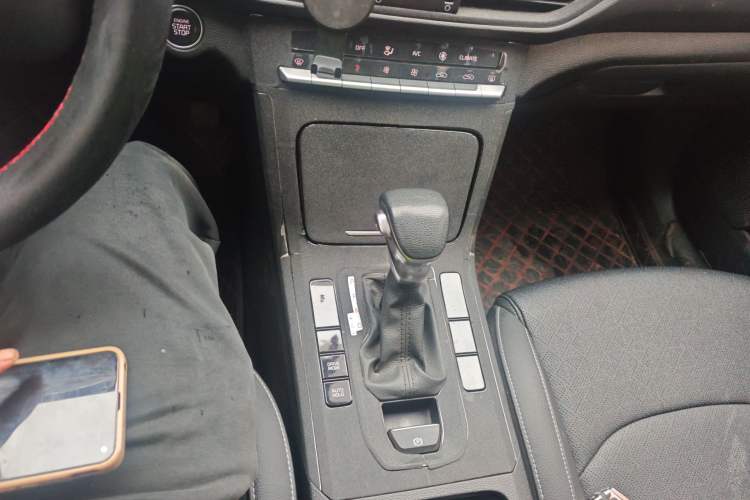 Used Kia K3 2021 Revised 1.5L CVT Fashion Edition Gear Lever