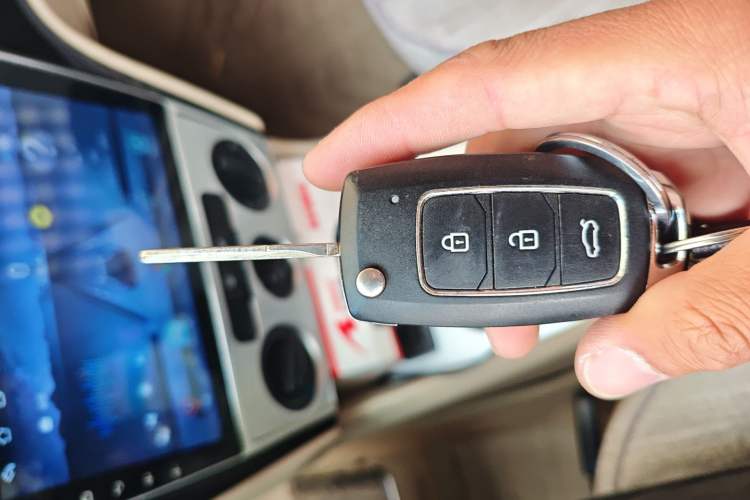 Used Volkswagen Lavida 2011 1.6L Automatic PinYou Edition Vehicle Key