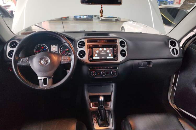 Used Volkswagen Tiguan L 2013 1.8TSI Automatic Two-Wheel Drive Luxury Model
