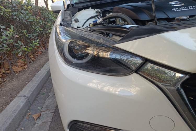 Used Mazda 3 Axela 2017 Hatchback 2.0L Automatic Luxury Model China VI Standard