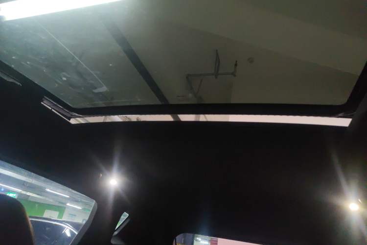 Used Haval H6 2017 Red-Label 1.5T Automatic Two-Wheel Drive Smart Edition Headliner