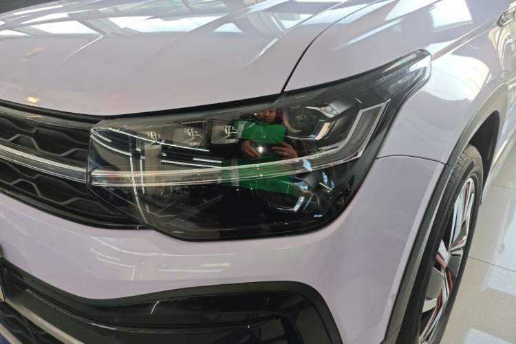 Used Volkswagen Tharu 2023 300TSI Two-Wheel-Drive Moon Luxury Edition
