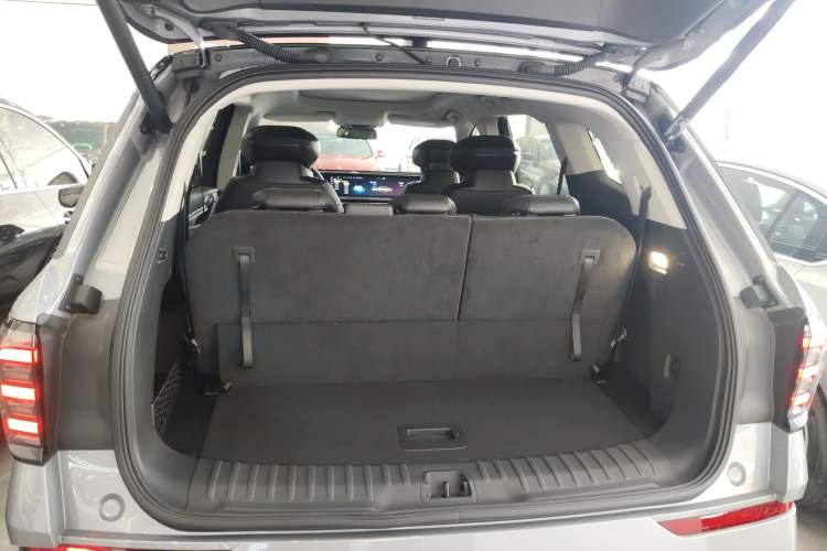 Used Ford Edge 2025 Ford Explorer L 2.0T EcoBoost E-Hybrid Four-Wheel-Drive 7-Seater Supreme Model
