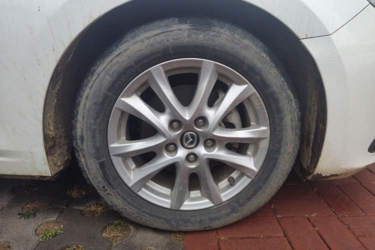 Used Mazda 3 Axela 2014 Sedan 1.5L Manual Comfort Model Right Front Wheel Hub