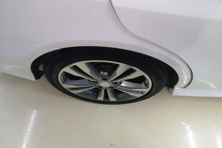 Used Mercedes-Benz E-Class 2015 E 260 L Sport & Fashion Model
