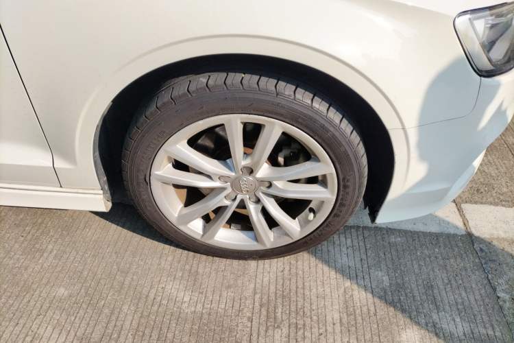 Used Audi A3 (Import) 2014 Limousine 40 TFSI S line Comfort Model
