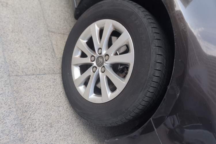 Used Citroen C5 2013 2.0L Automatic Luxury Model Right Front Wheel Hub