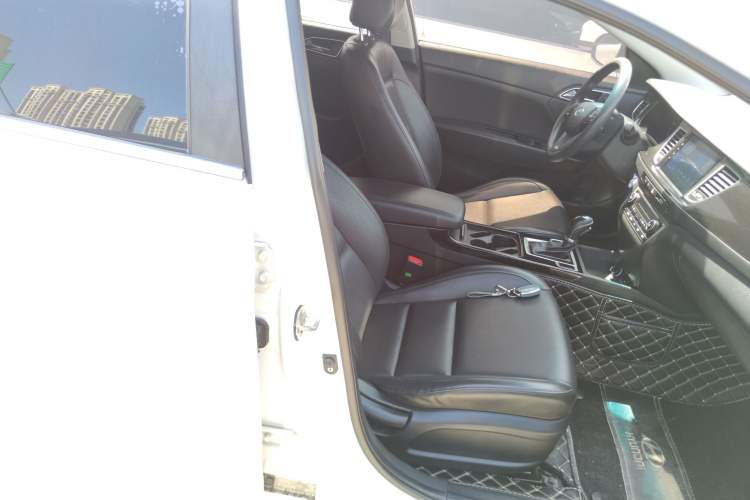 Used Hyundai Mistra 2014 1.8L Automatic Smart GLS Right Front Seat