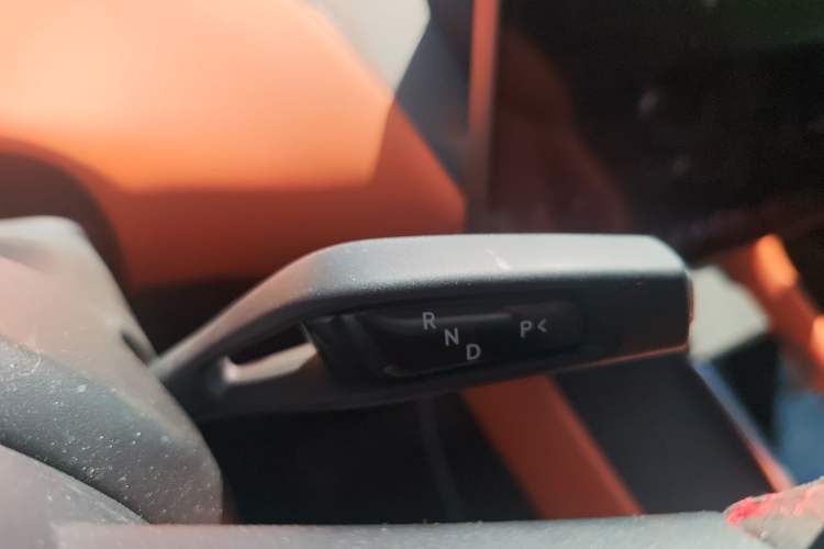 Used Xiaomi Auto YU7 2025 Ultra-Long Range High-Performance All-Wheel-Drive Max Edition Gear Lever