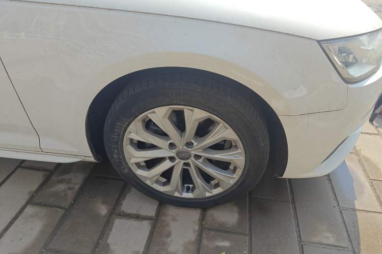 Used Audi A4L 2017 Plus 40 TFSI Ambition Model
