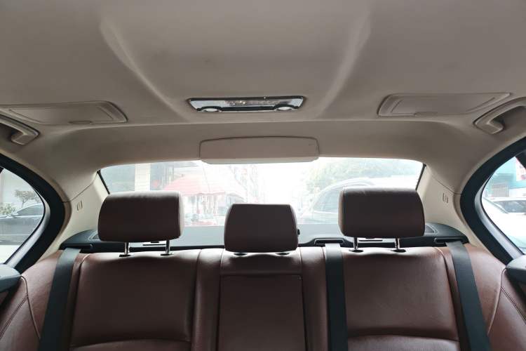 Used BMW 5 Series 2014 520Li Elegant Model
