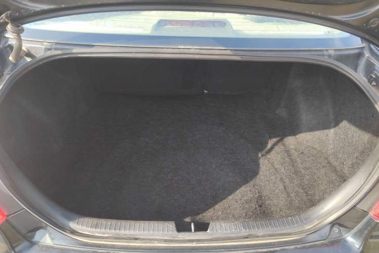 Used Bestune B50 2013 1.6L automatic luxury version Trunk