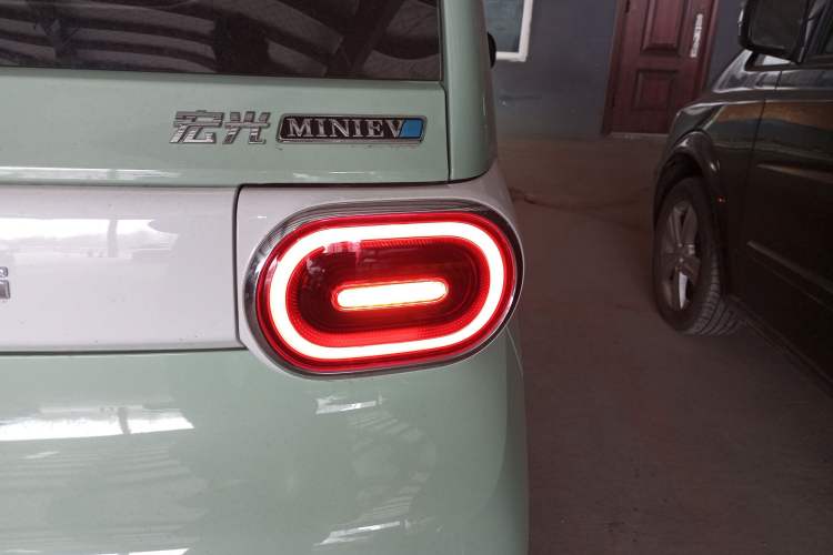 Used Wuling Hongguang MINIEV 2024 3rd Generation 215km Advanced Version Right Rear Taillight