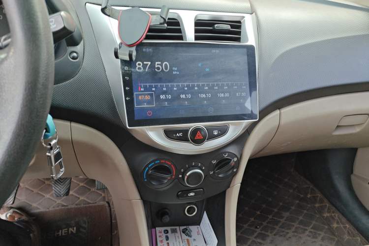 Used Hyundai Verna (older generation) 2014 1.4L Manual Smart GLS Trim
