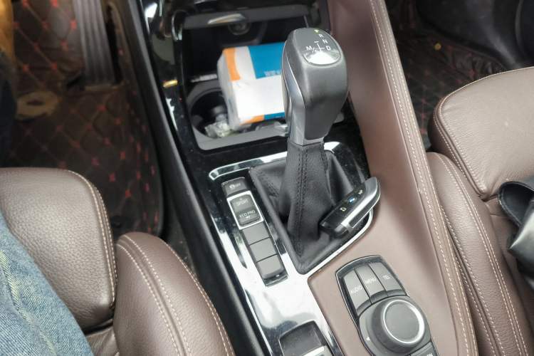 Used BMW X1 2018 sDrive18Li Luxury Model Gear Lever