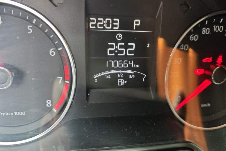 Used Volkswagen Polo 2014 1.6L Cross Polo Automatic Odometer Close Up