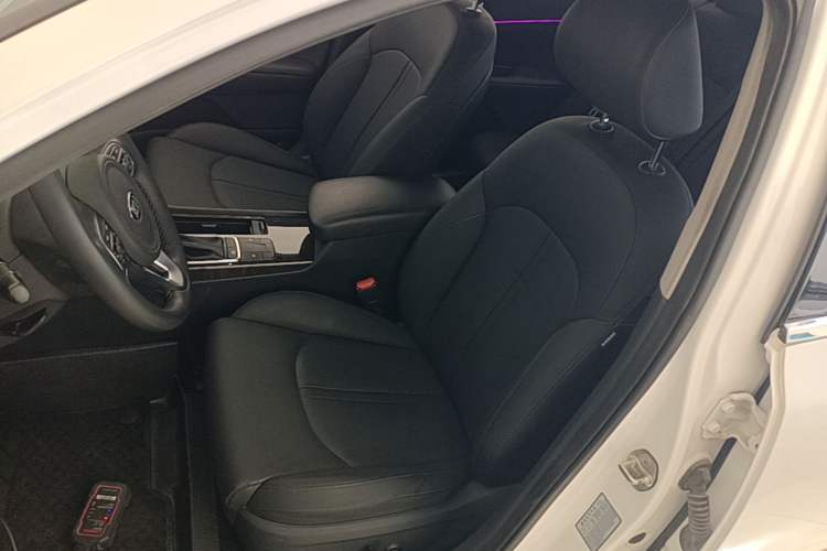 Used Kia K5 2016 2.0L Automatic LUX
