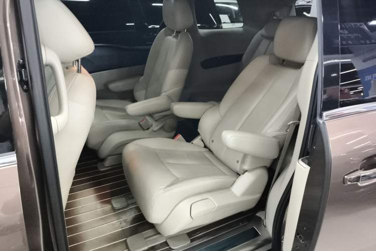 Used Buick GL8 2018 28T Luxury Model China VI Standard
