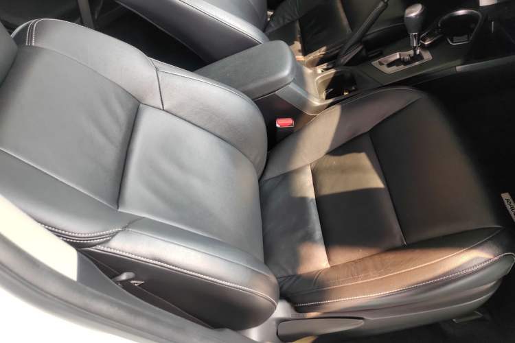 Used Toyota RAV4 2018 2.5L Automatic 4x4 Elite i Edition Right Front Seat