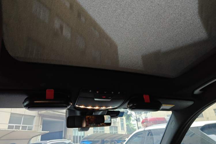 Used Mercedes-Benz GLC 2020 Facelift GLC 300 L 4MATIC Dynamic Edition Headliner