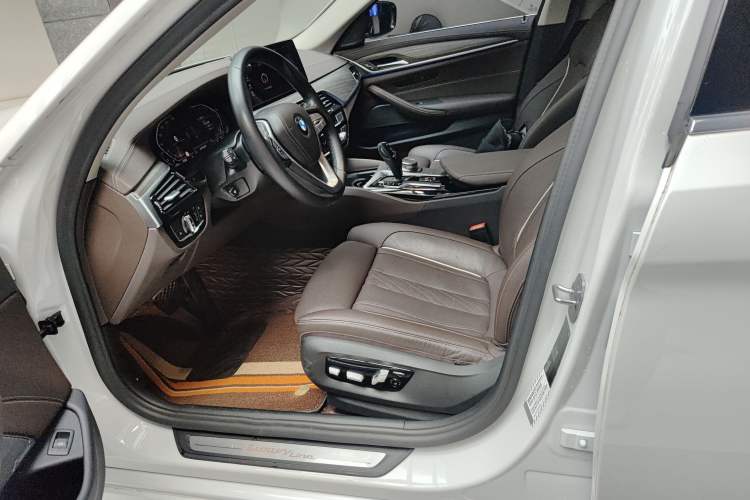 Used BMW 5 Series 2022 Updated 530Li Luxury Edition Premium Package Left Front Seat