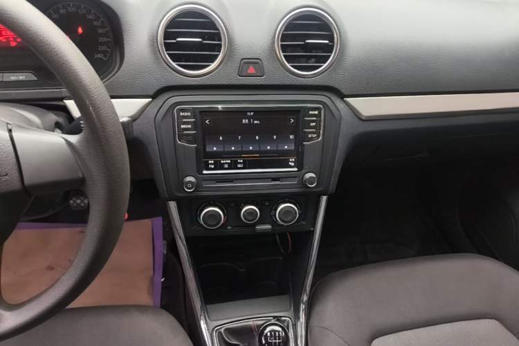 Used Volkswagen Jetta 2015 Value Edition 1.6L Manual Fashionable Style
