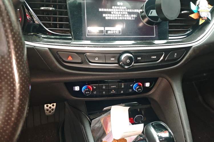 Used Buick Regal 2019 GS 28T Prestige Model China VI Standard Audio And AC Panel