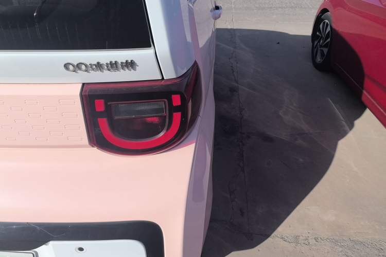 Used Chery QQ Ice Cream 2022 170km Sundae Phosphate Lithium-Ion
