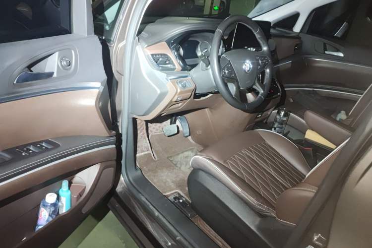 Used Buick GL8 2021 Land Cruiser Executive Class 652T Luxury Model Driver Seat