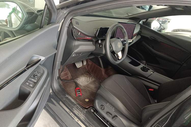 Used Volkswagen ID.UNYX 2024 Pro Long-Range Version
