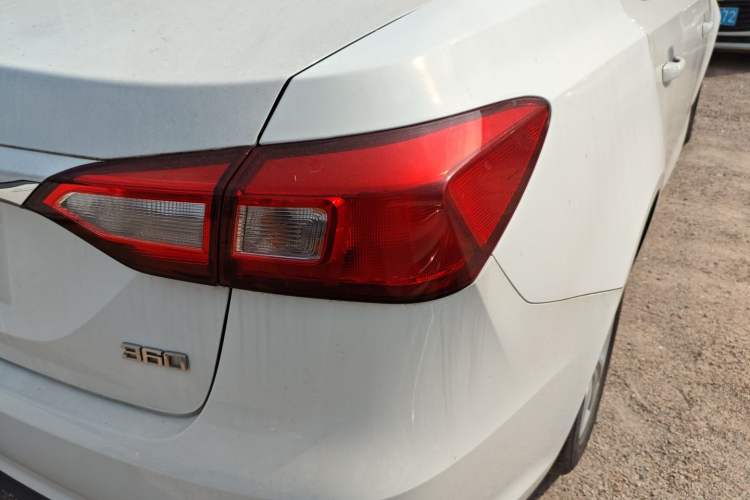 Used Roewe 360 2016 1.5L Manual Smart Screen Version
