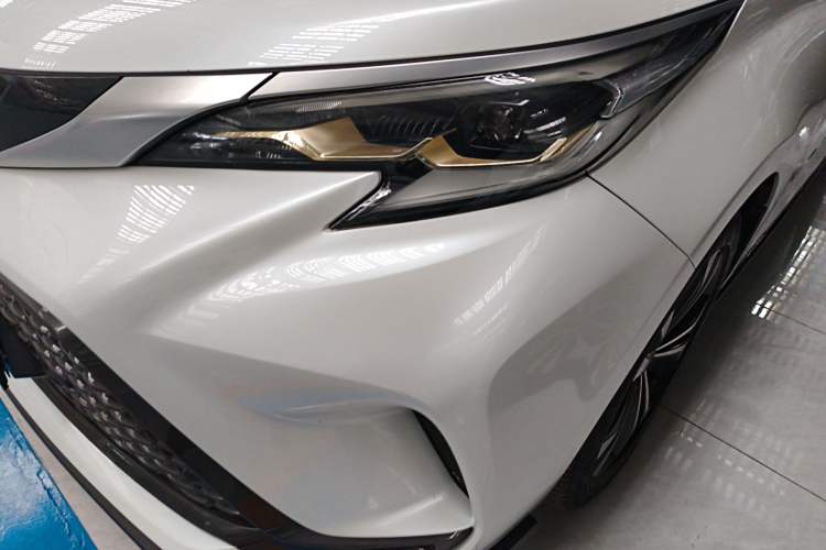 Used Toyota Granvia 2022 2.5L Hybrid Prestige Edition