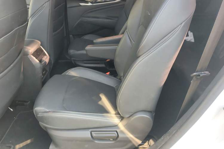 Used SAIC MAXUS G50 2020 1.5T Automatic Elite Edition Left Rear Seat