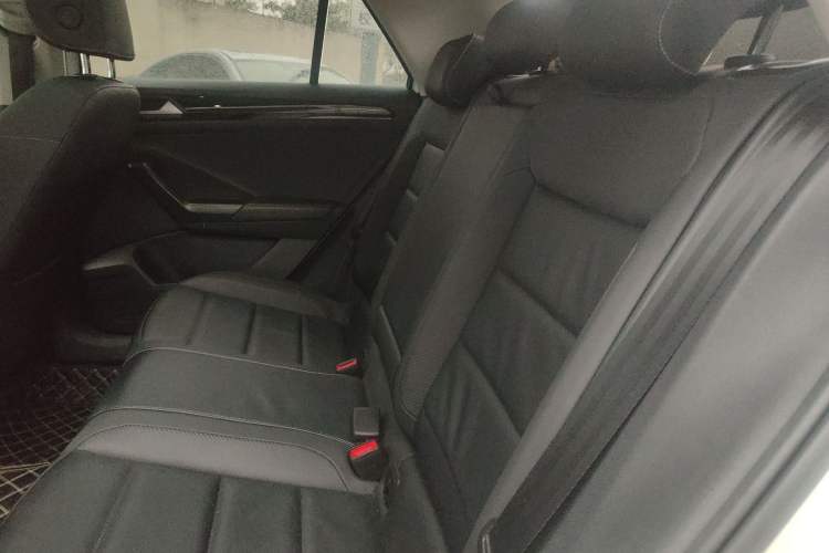 Used Volkswagen T-ROC 2020 280TSI DSG Two-Wheel Drive Comfort Version