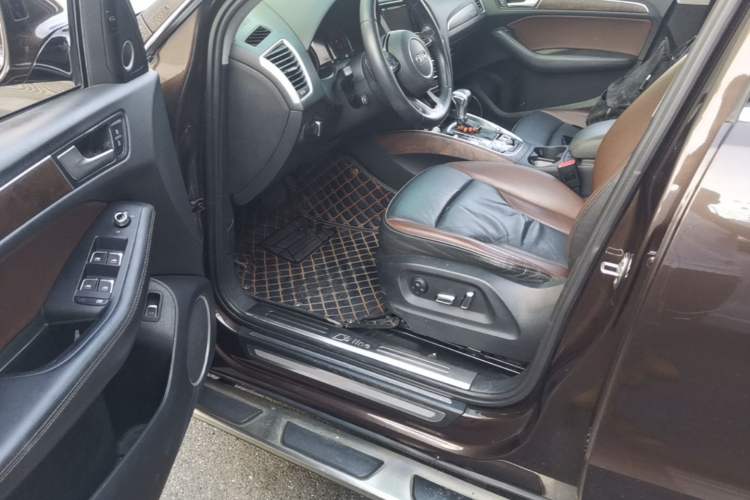 Used Audi Q5 2017 Plus 40 TFSI Comfort Model